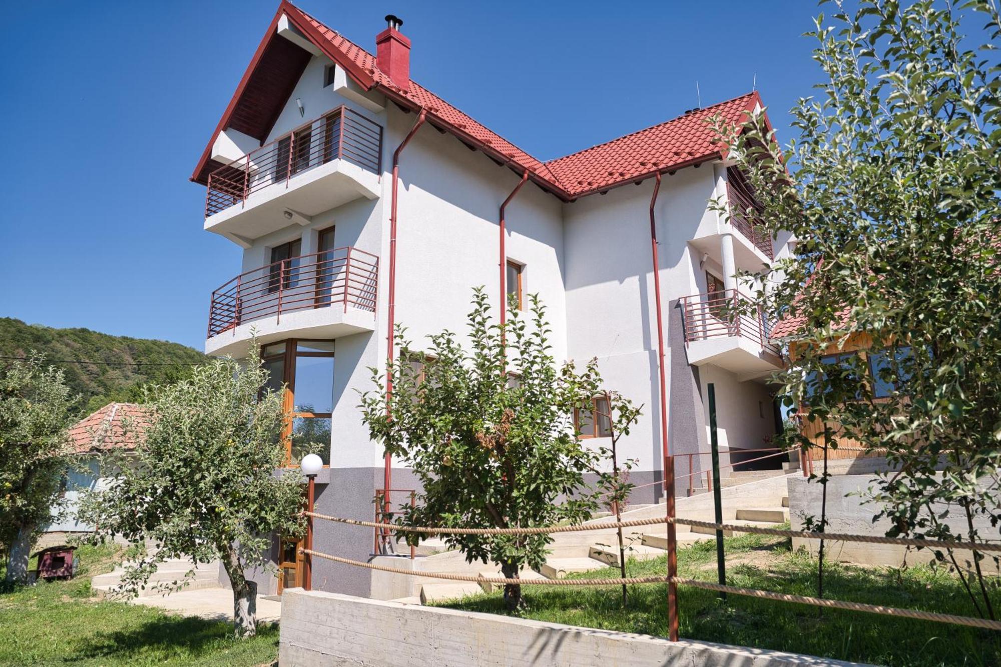 Perla Argesului, Ciubar, Piscina, Lift, Gratar, Cabana, Pensiuni, Hotel Cazare Transfagarasan Curtea De Arges Albestii de Arges Luaran gambar