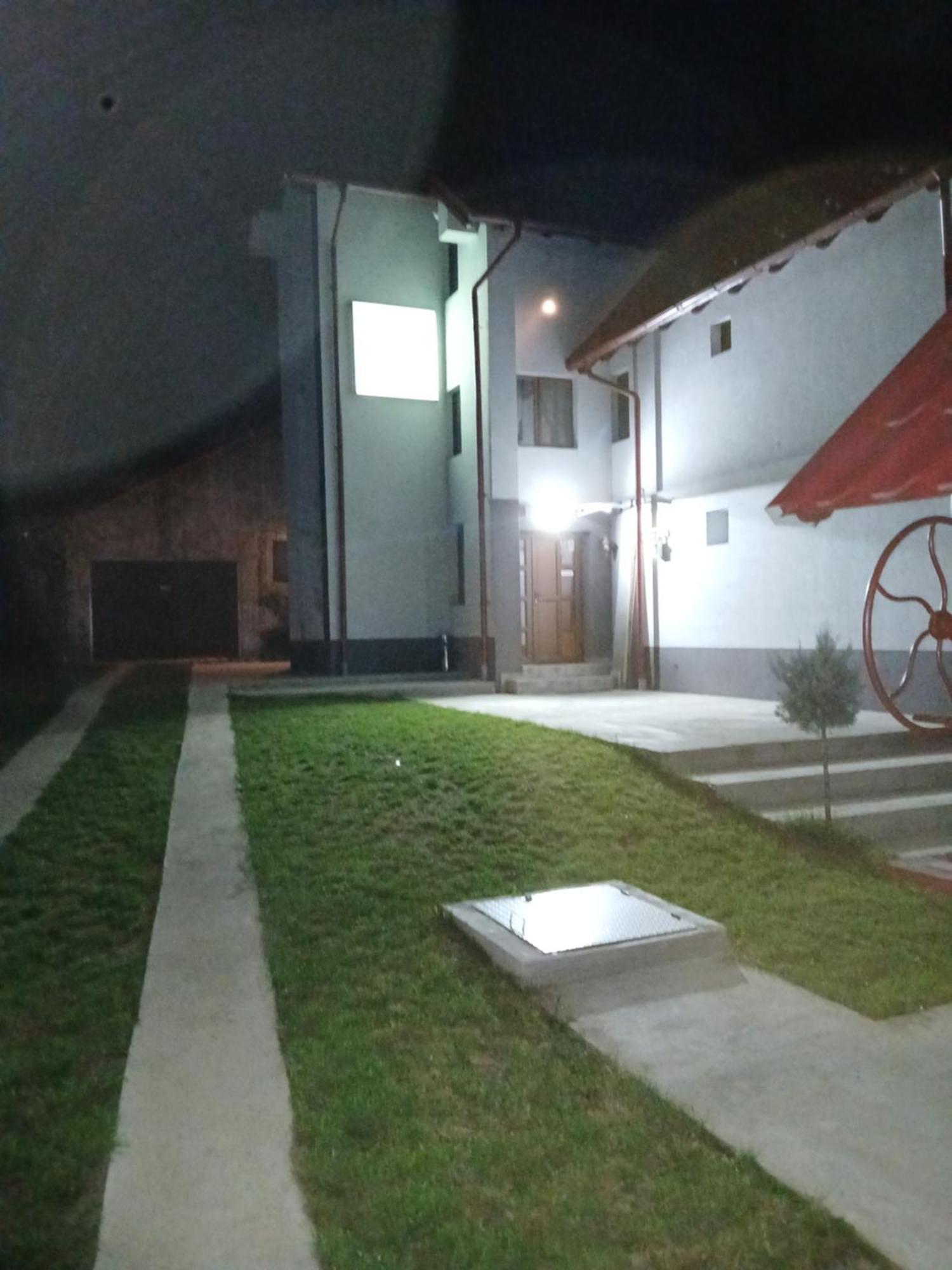 Perla Argesului, Ciubar, Piscina, Lift, Gratar, Cabana, Pensiuni, Hotel Cazare Transfagarasan Curtea De Arges Albestii de Arges Luaran gambar