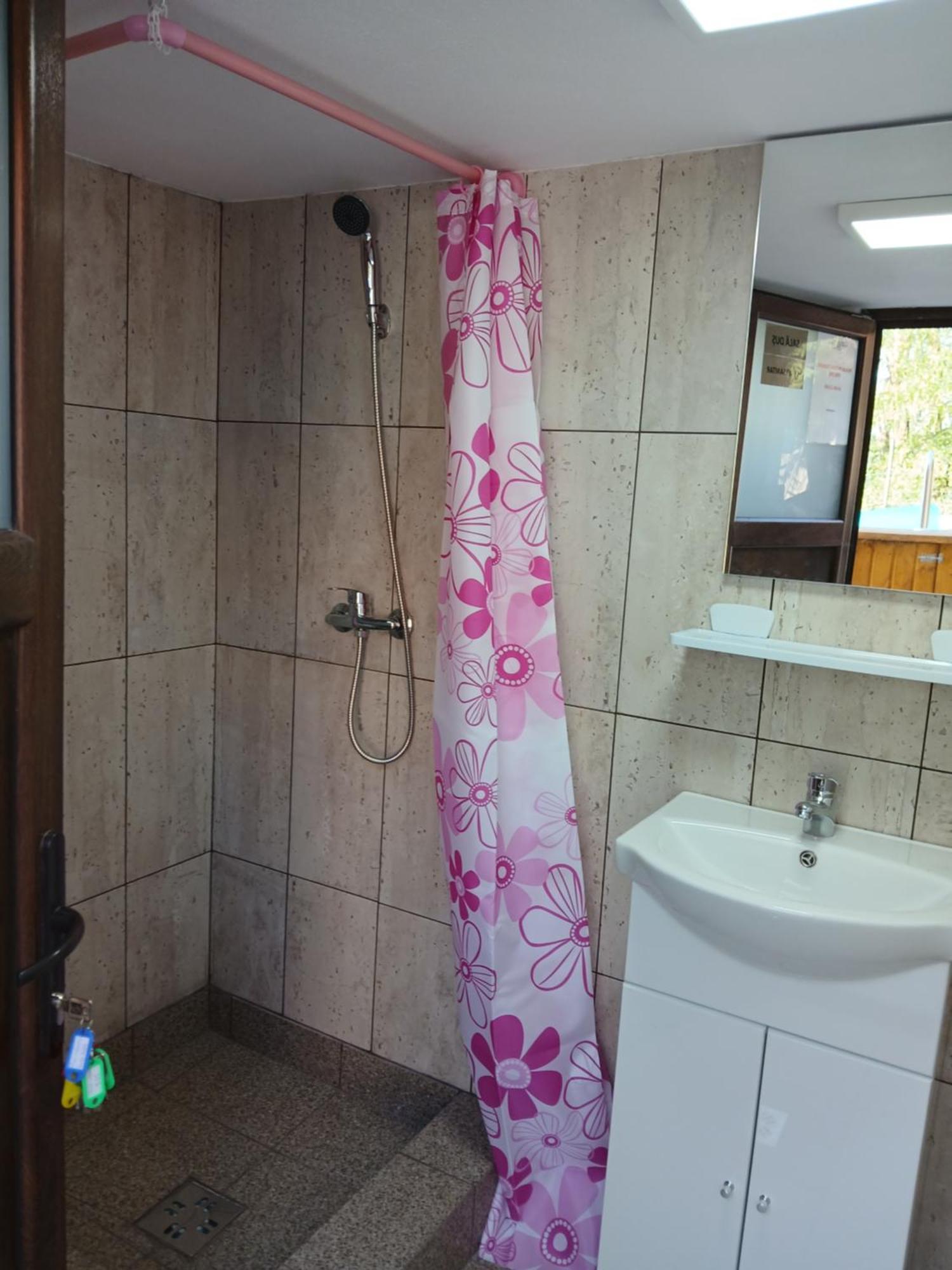 Perla Argesului, Ciubar, Piscina, Lift, Gratar, Cabana, Pensiuni, Hotel Cazare Transfagarasan Curtea De Arges Albestii de Arges Luaran gambar